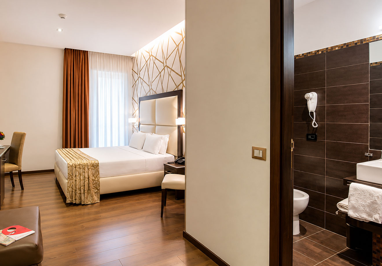 SUPERIOR ROOM