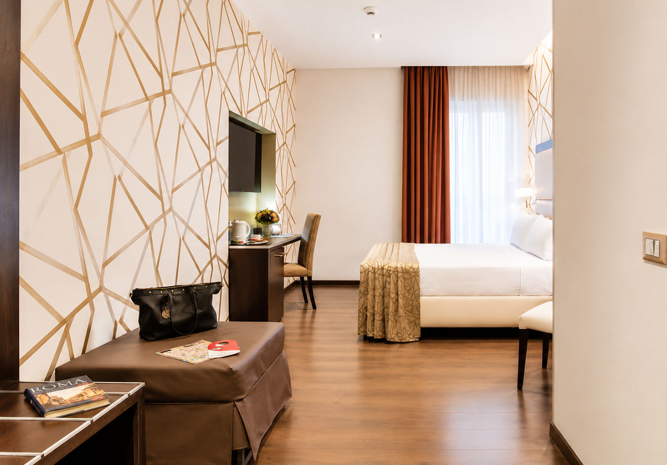 SUPERIOR ROOM